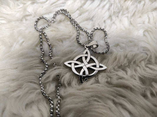 Witch's Celtic Knot silver