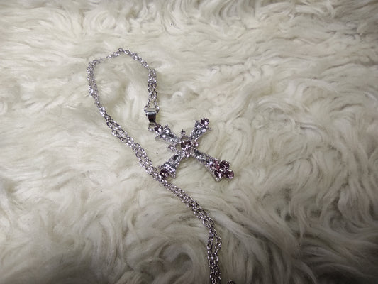 Croix romantique en zircon avec coeur